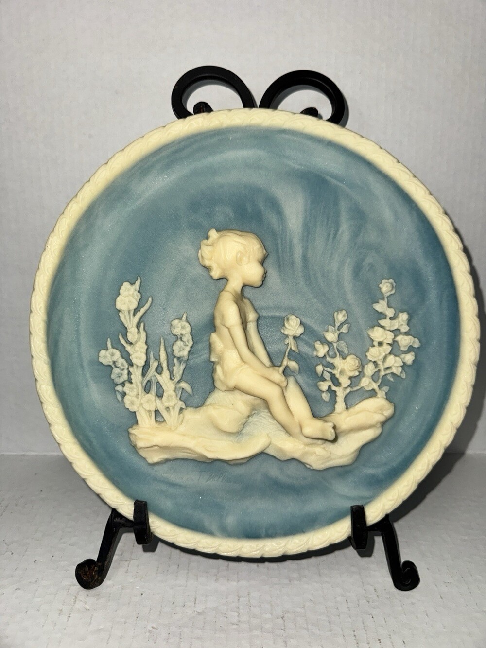 Vintage Avondale Melissa Plate 1978 Frances Taylor Williams Blue Cream
